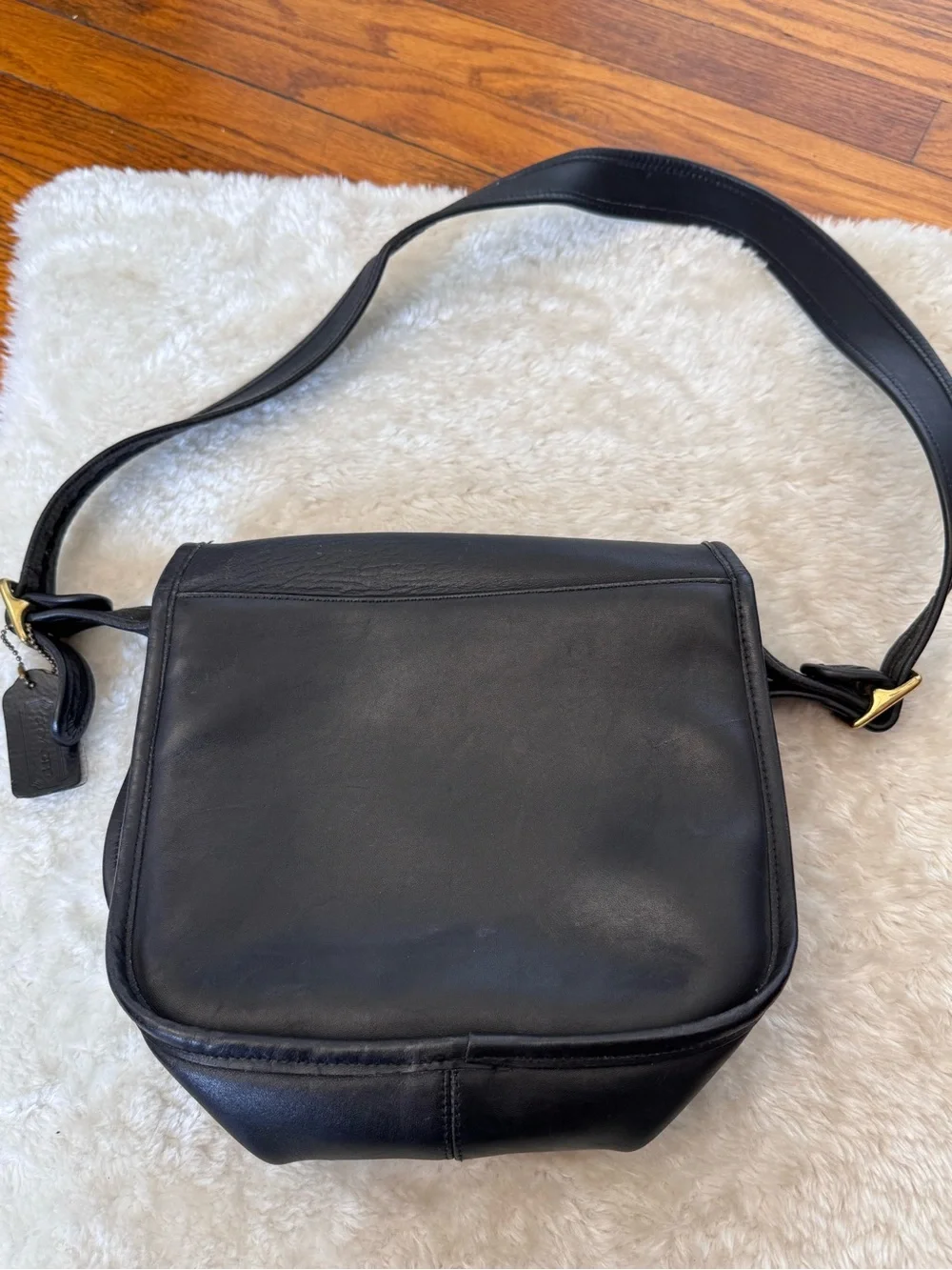 Coach 90’s Vintage Black Leather Classic Should Bag Style 1970 - Picture 2 of 15